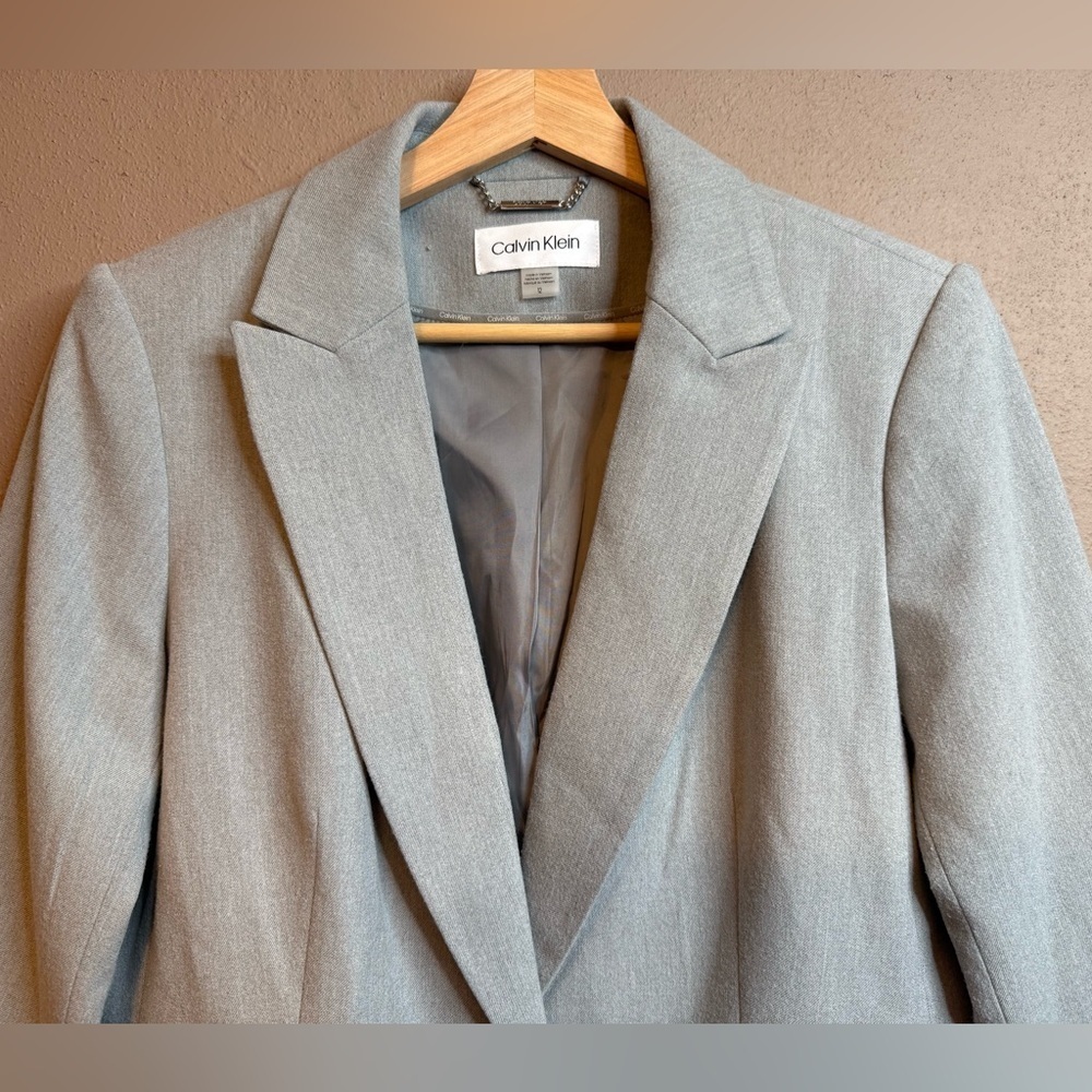 Calvin Klein Women's Soft Gray One Button Notch Lapels Structured Blazer Sz 12 - Picture 6 of 16